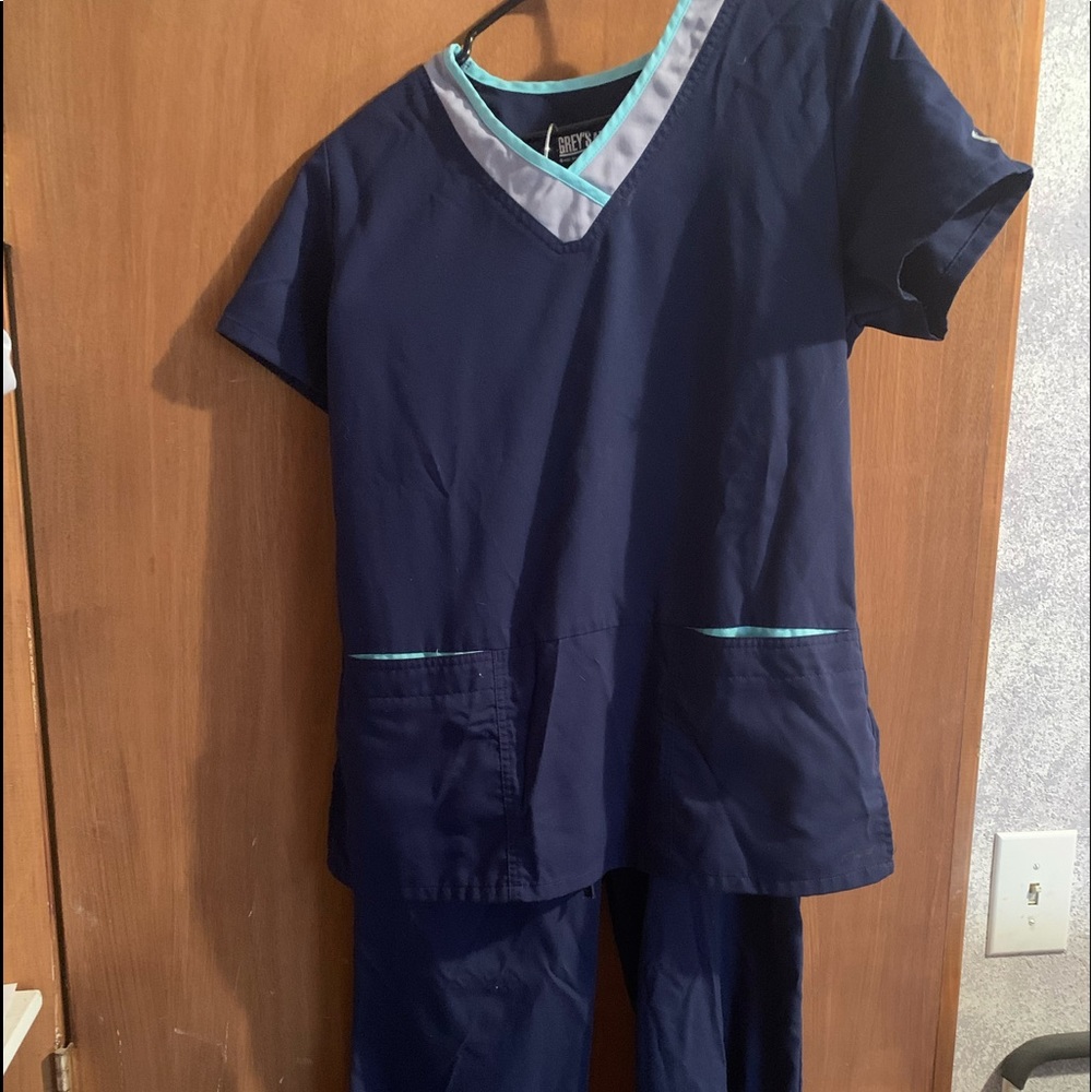 Greys anatomy scrub set size M